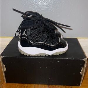 *Preloved* Infant Jordan Black Sneakers Patent Leather(box included)